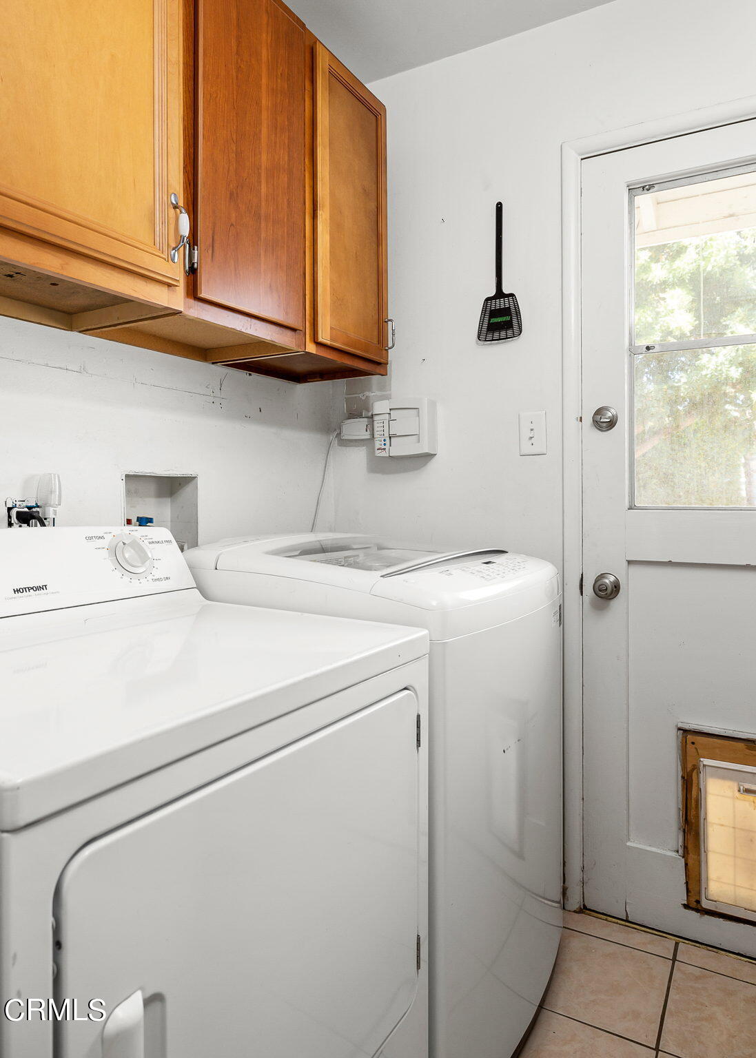 1201 West Roderick Avenue Oxnard, CA 93030 - Photo 25 of 32 a utility room with dryer and washer