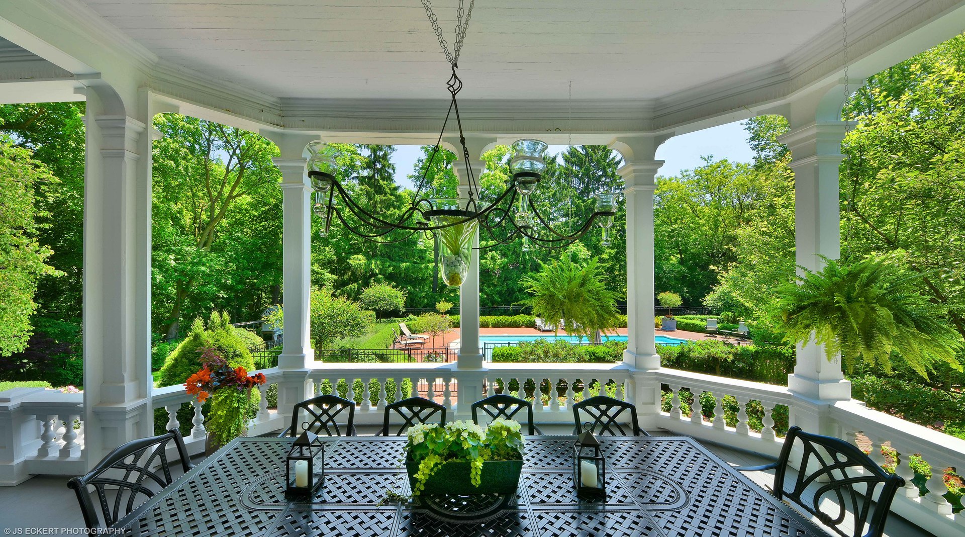 644 East Deerpath Road Lake Forest, IL 60045 - Photo 12 of 48 a view of an chairs and table in the patio