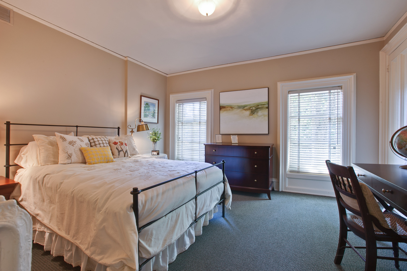 644 East Deerpath Road Lake Forest, IL 60045 - Photo 34 of 48 a bedroom with a bed and a table