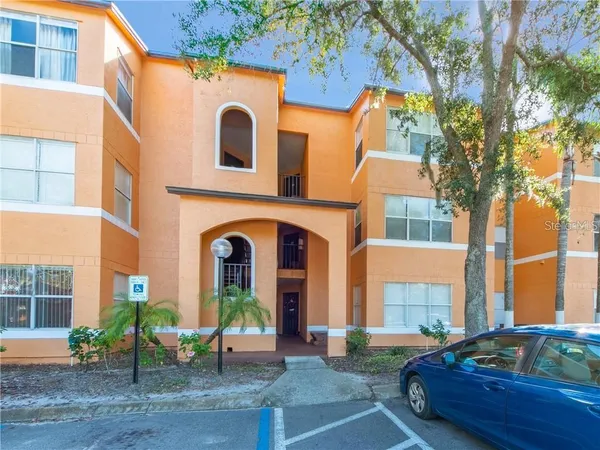 $1,300 | 4606 Commander Drive, Unit 1124, Orlando, FL 32822