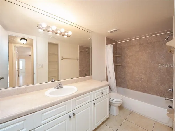 $1,300 | 4606 Commander Drive, Unit 1124, Orlando, FL 32822