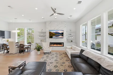 $1,595,000 | 4303 Dorothy Street, Bellaire, TX 77401