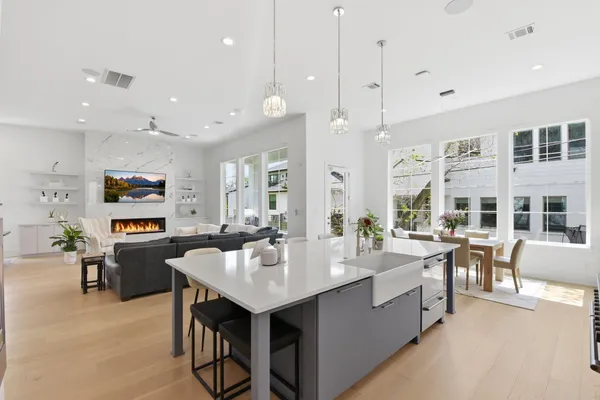 $1,595,000 | 4303 Dorothy Street, Bellaire, TX 77401