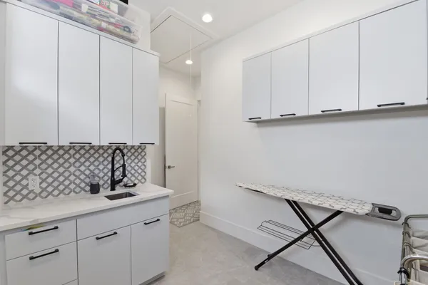 $1,595,000 | 4303 Dorothy Street, Bellaire, TX 77401