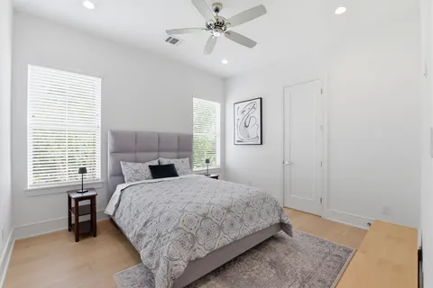 $1,595,000 | 4303 Dorothy Street, Bellaire, TX 77401