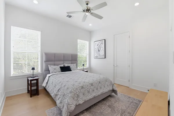 $1,595,000 | 4303 Dorothy Street, Bellaire, TX 77401