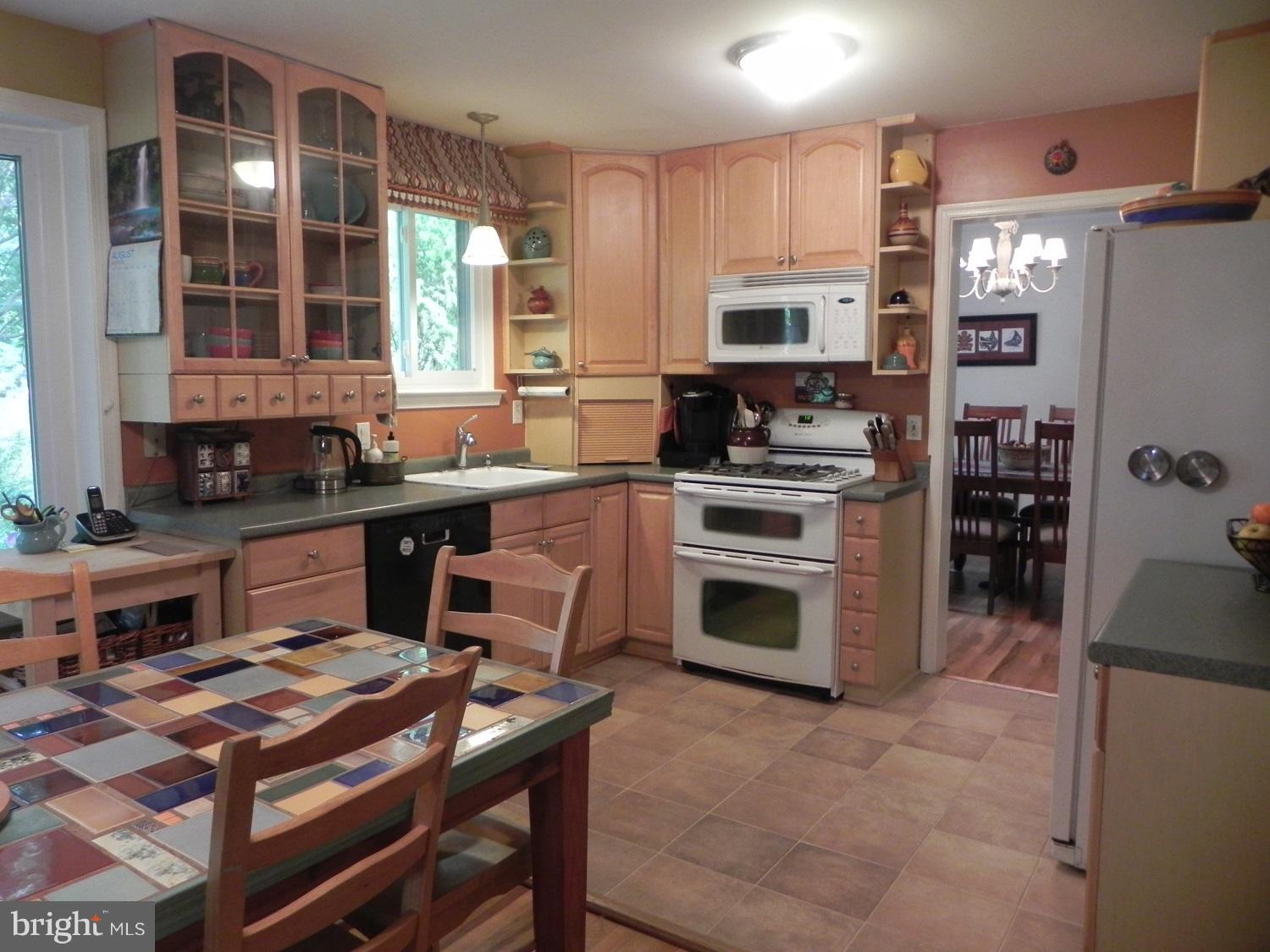 6805 Landor Lane Springfield, VA 22152 - Photo 2 of 22 Kitchen