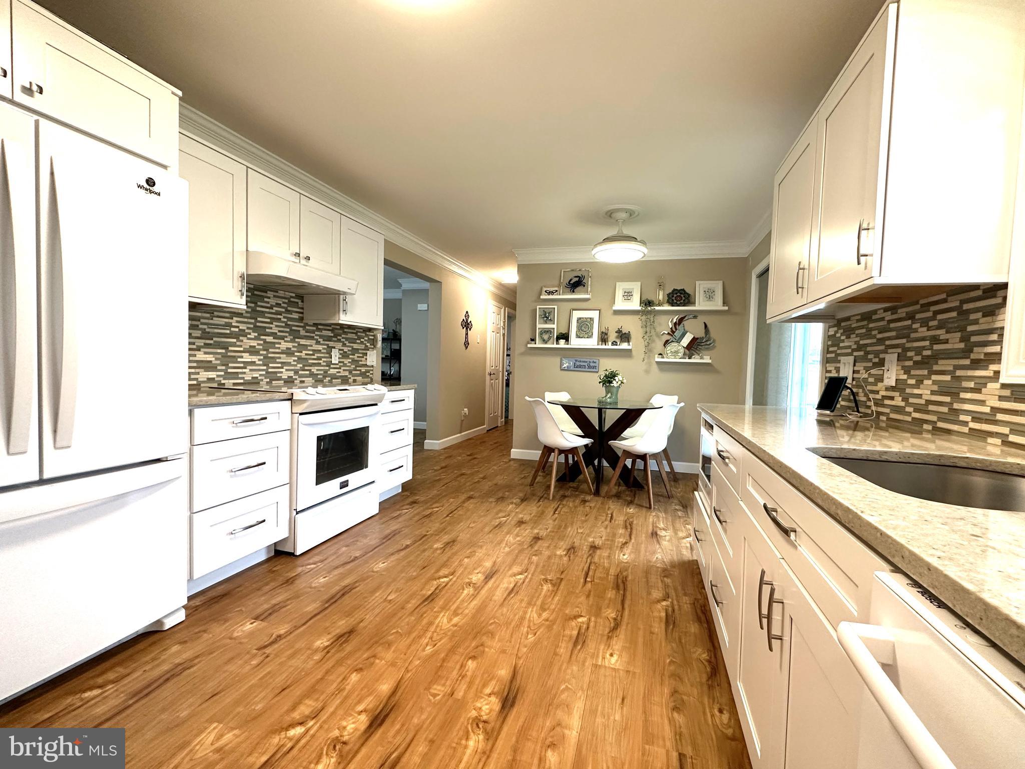 706 Central Avenue Ridgely, MD 21660 - Photo 3 of 22 Tons of natural light