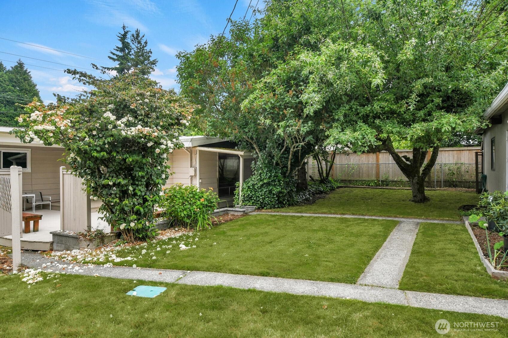 8405 220th Street Southwest Edmonds, WA 98026 - Photo 19 of 25 Gallery Image 19