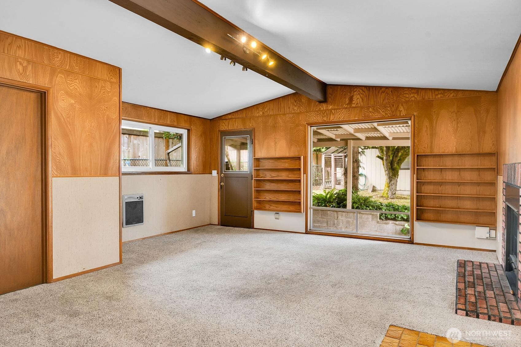 8405 220th Street Southwest Edmonds, WA 98026 - Photo 8 of 25 Gallery Image 8