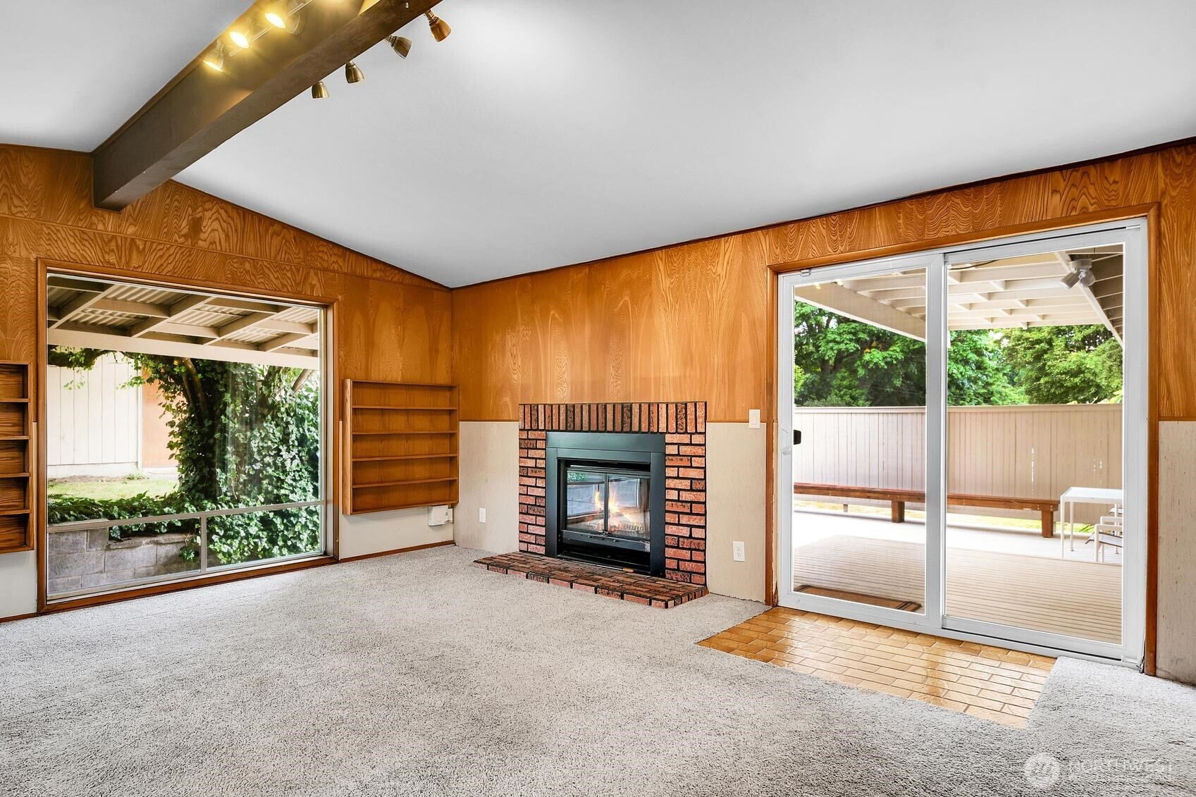 8405 220th Street Southwest Edmonds, WA 98026 - Photo 9 of 25 Gallery Image 9