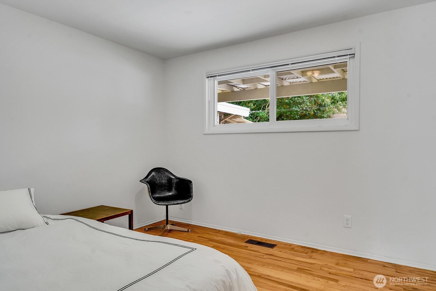 8405 220th Street Southwest Edmonds, WA 98026 - Photo 10 of 25 Gallery Image 10