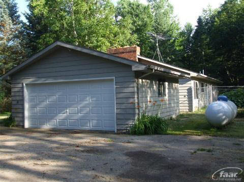 9374 Lee Jones Road Fenton, MI 48430 - Photo 3 of 16 20226088-2.JPG