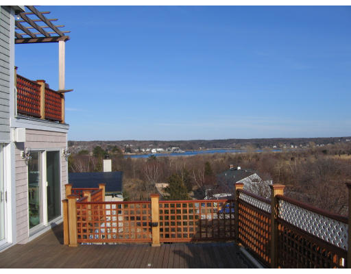 26 Waterman Road Gloucester, MA 01930 - Photo 4 of 24 Gallery Image 4
