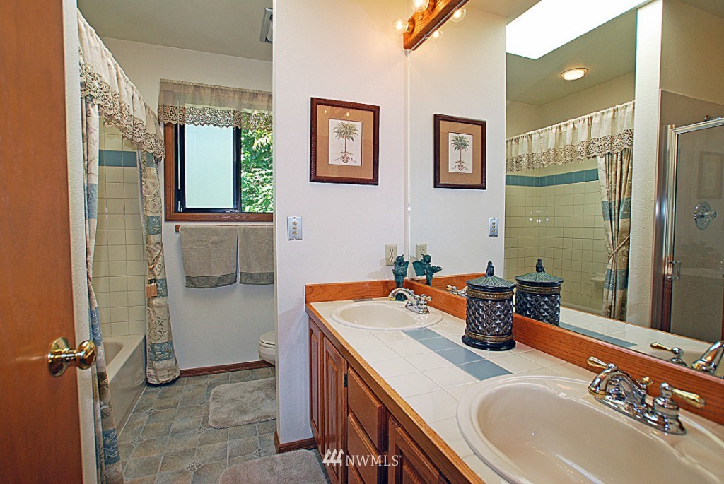 19228 Sprague Drive Bothell, WA 98012 - Photo 13 of 14 Gallery Image 13