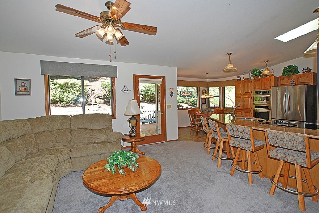 19228 Sprague Drive Bothell, WA 98012 - Photo 4 of 14 Gallery Image 4