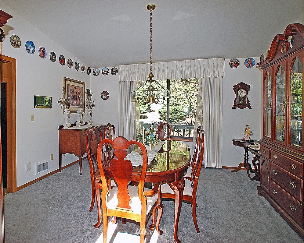 19228 Sprague Drive Bothell, WA 98012 - Photo 6 of 14 Gallery Image 6