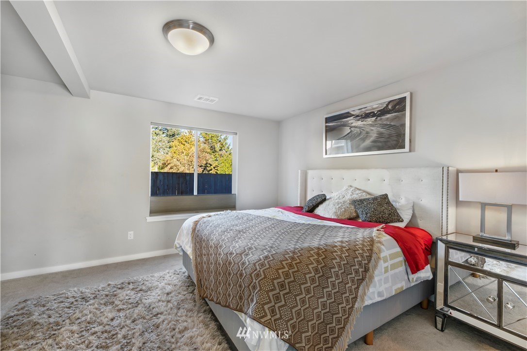 129 198th Street Southeast Bothell, WA 98012 - Photo 32 of 34