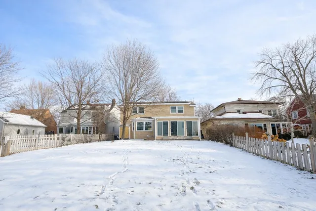 $499,900 | 752 Lakecrest Drive, Menasha, WI 54952