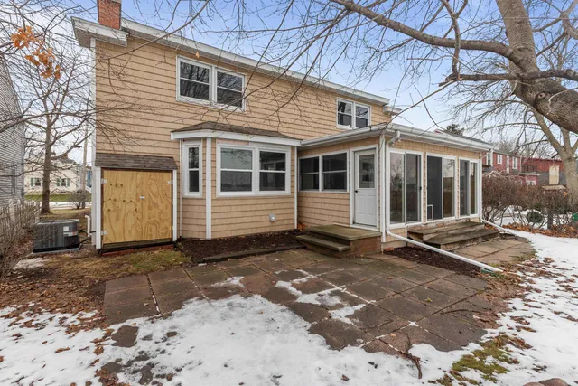 $499,900 | 752 Lakecrest Drive, Menasha, WI 54952