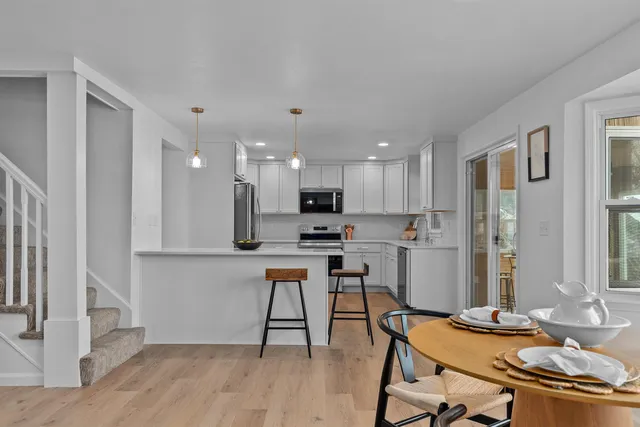 $499,900 | 752 Lakecrest Drive, Menasha, WI 54952