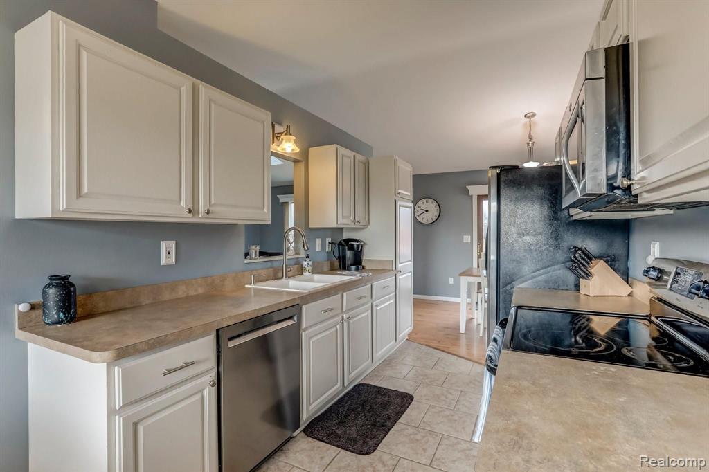 4560 Bradley Road Gregory, MI 48137 - Photo 17 of 34