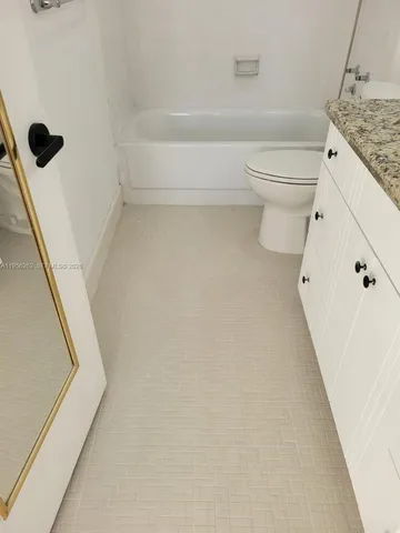 $2,750 | 900 Bay Drive, Unit 821, Miami Beach, FL 33141