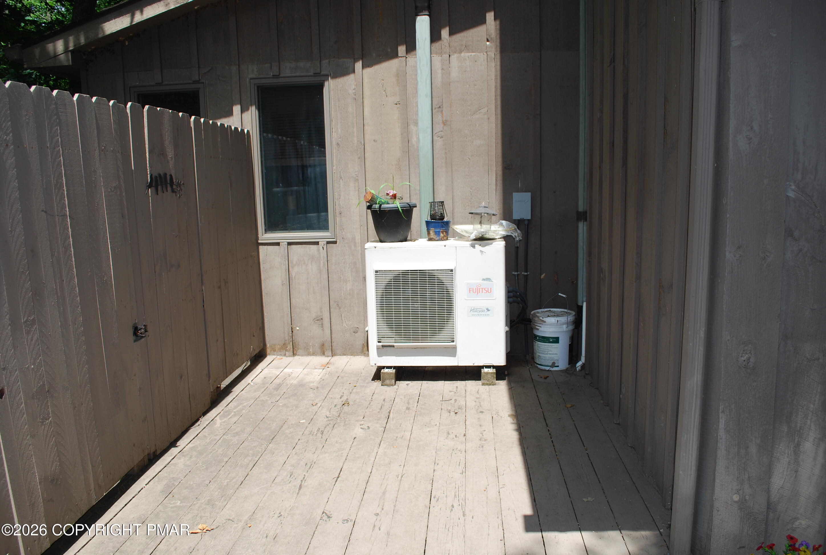 424 Saunders Drive Bushkill, PA 18324 - Photo 28 of 35 DSC_0516