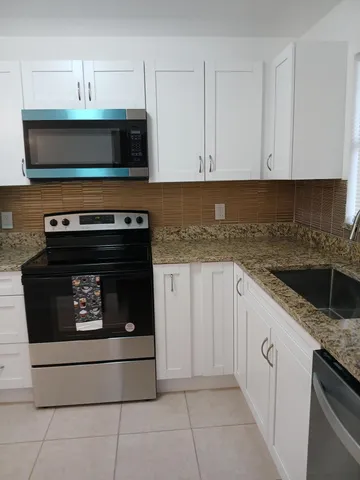 $1,495 | 4760 Lucerne Lakes Boulevard West, Unit 405, Lake Worth, FL 33467