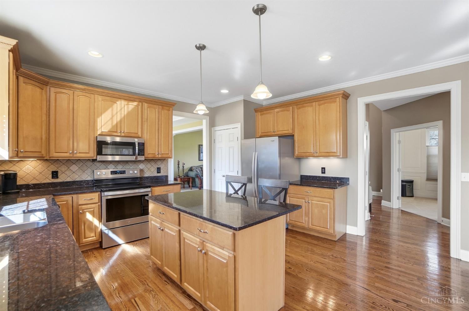 5558 Eden Ridge Drive Cincinnati, OH 45247 - Photo 9 of 40
