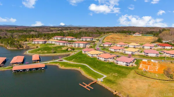 $659,000 | 1028 Siesta Key Court, Moneta, VA 24121