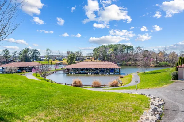 $659,000 | 1028 Siesta Key Court, Moneta, VA 24121