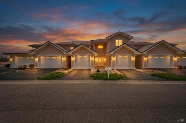 $659,000 | 1028 Siesta Key Court, Moneta, VA 24121