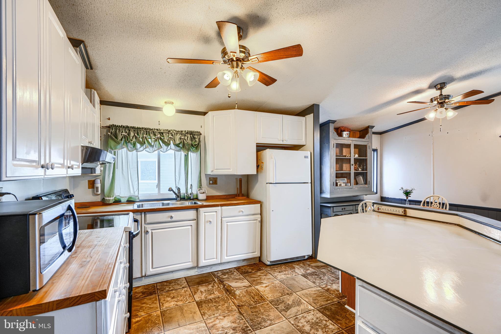 117 Rodeo Circle Middle River, MD 21220 - Photo 13 of 28 Kitchen w/lots of cabinets and counter space