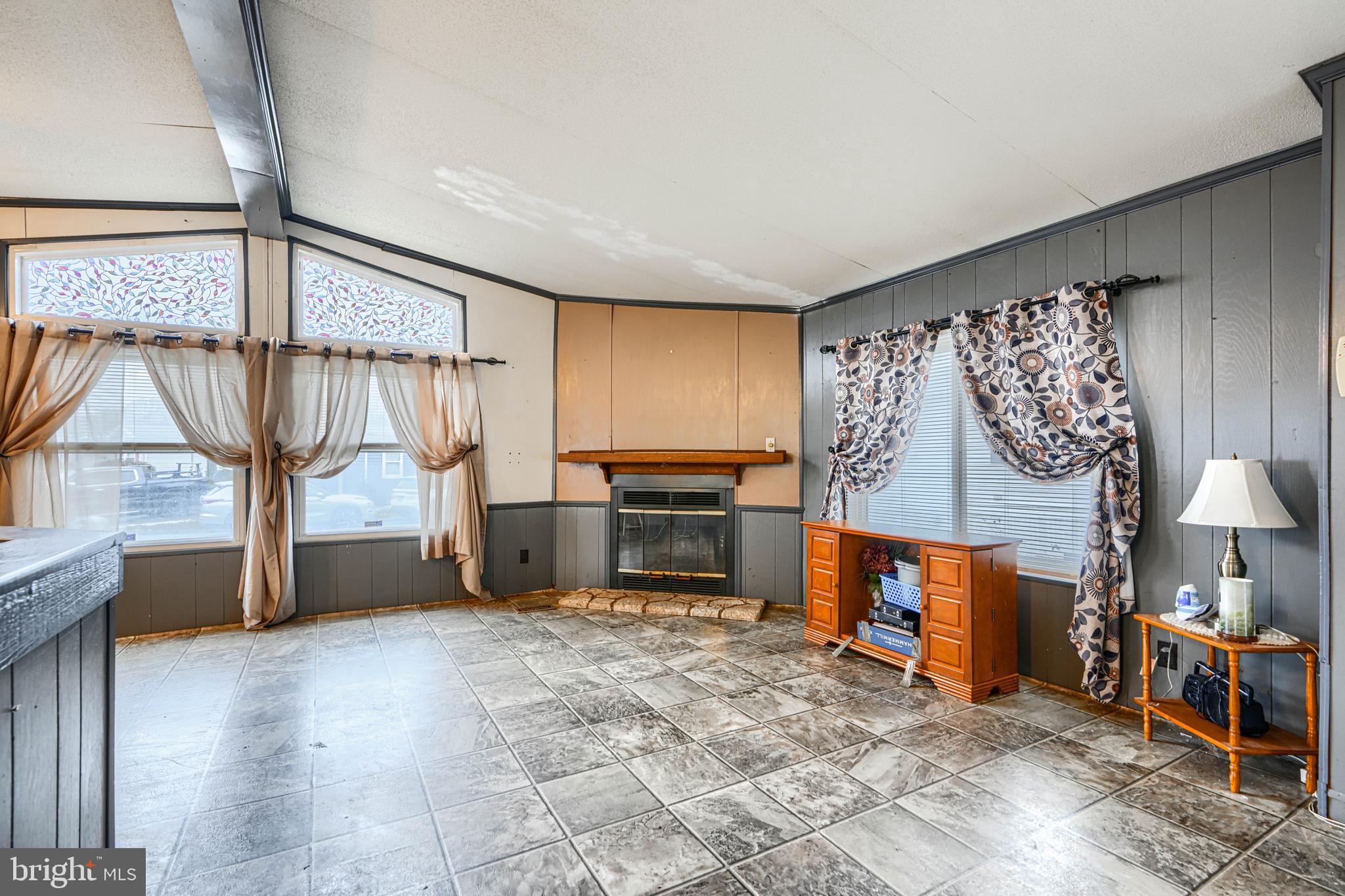 117 Rodeo Circle Middle River, MD 21220 - Photo 7 of 28 Living Room