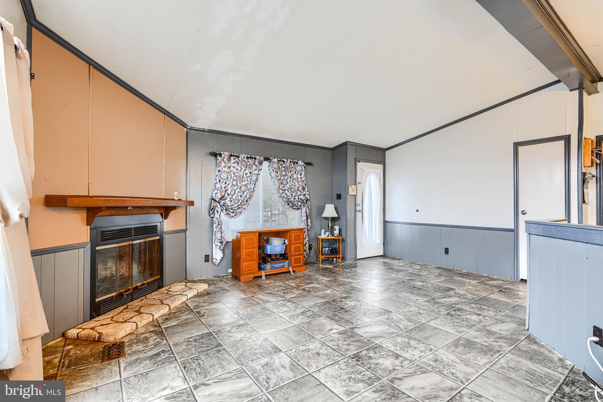 117 Rodeo Circle Middle River, MD 21220 - Photo 8 of 28 Living Room