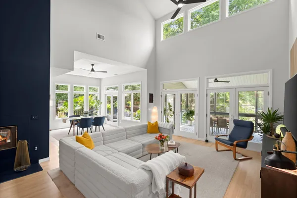 $975,000 | 5109 St Ann Lane, Hollywood, SC 29449