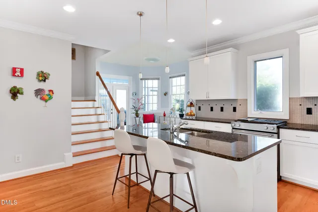 $950,000 | 100 Maywood Way, Chapel Hill, NC 27516