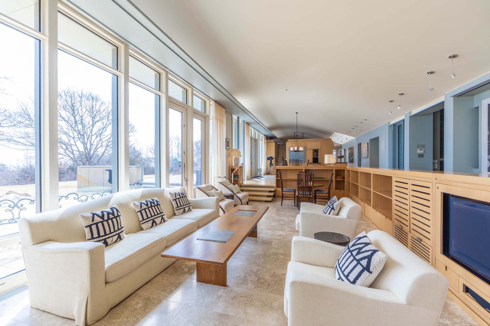 8 Snail Road Chilmark, MA 02535 - Photo 13 of 53 Living room