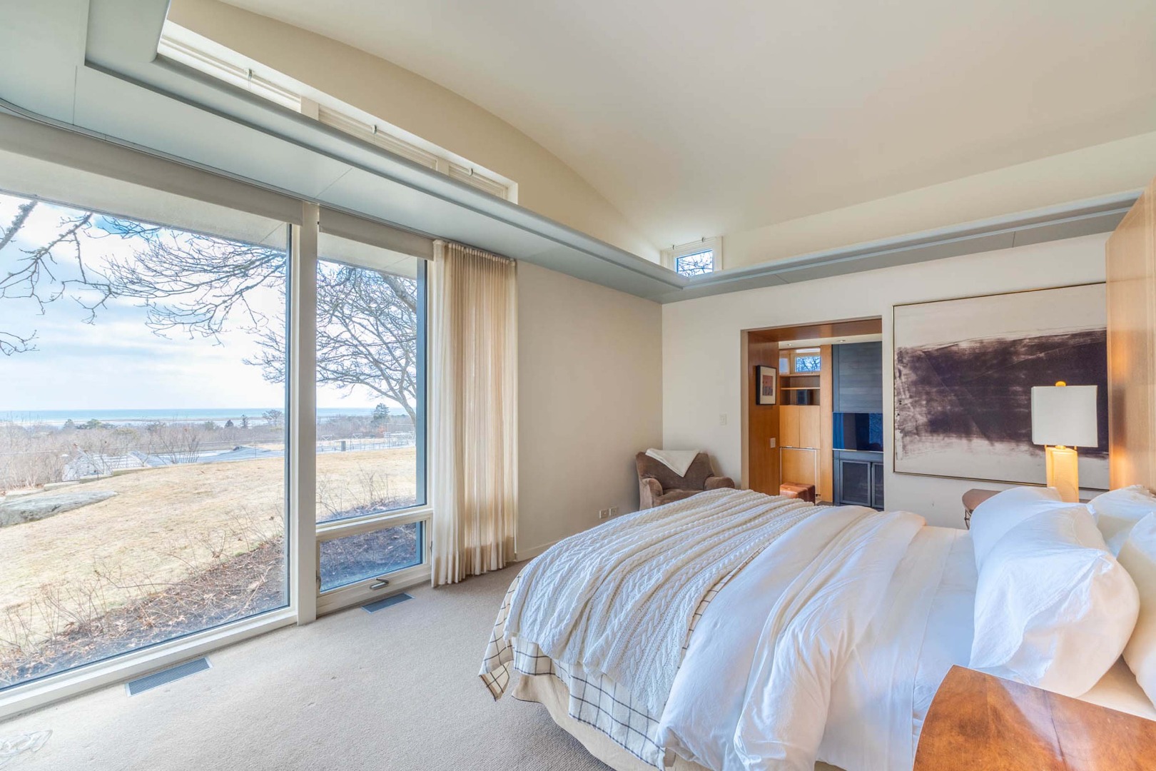 8 Snail Road Chilmark, MA 02535 - Photo 22 of 53 Primary bedroom