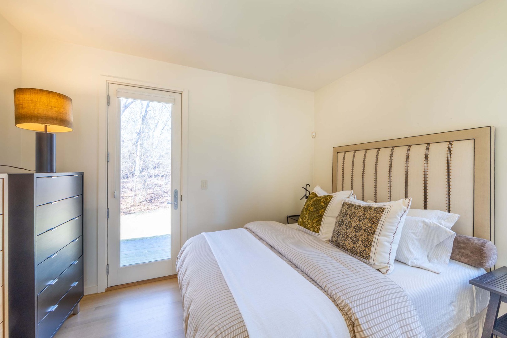 8 Snail Road Chilmark, MA 02535 - Photo 45 of 53 Guest house bedroom