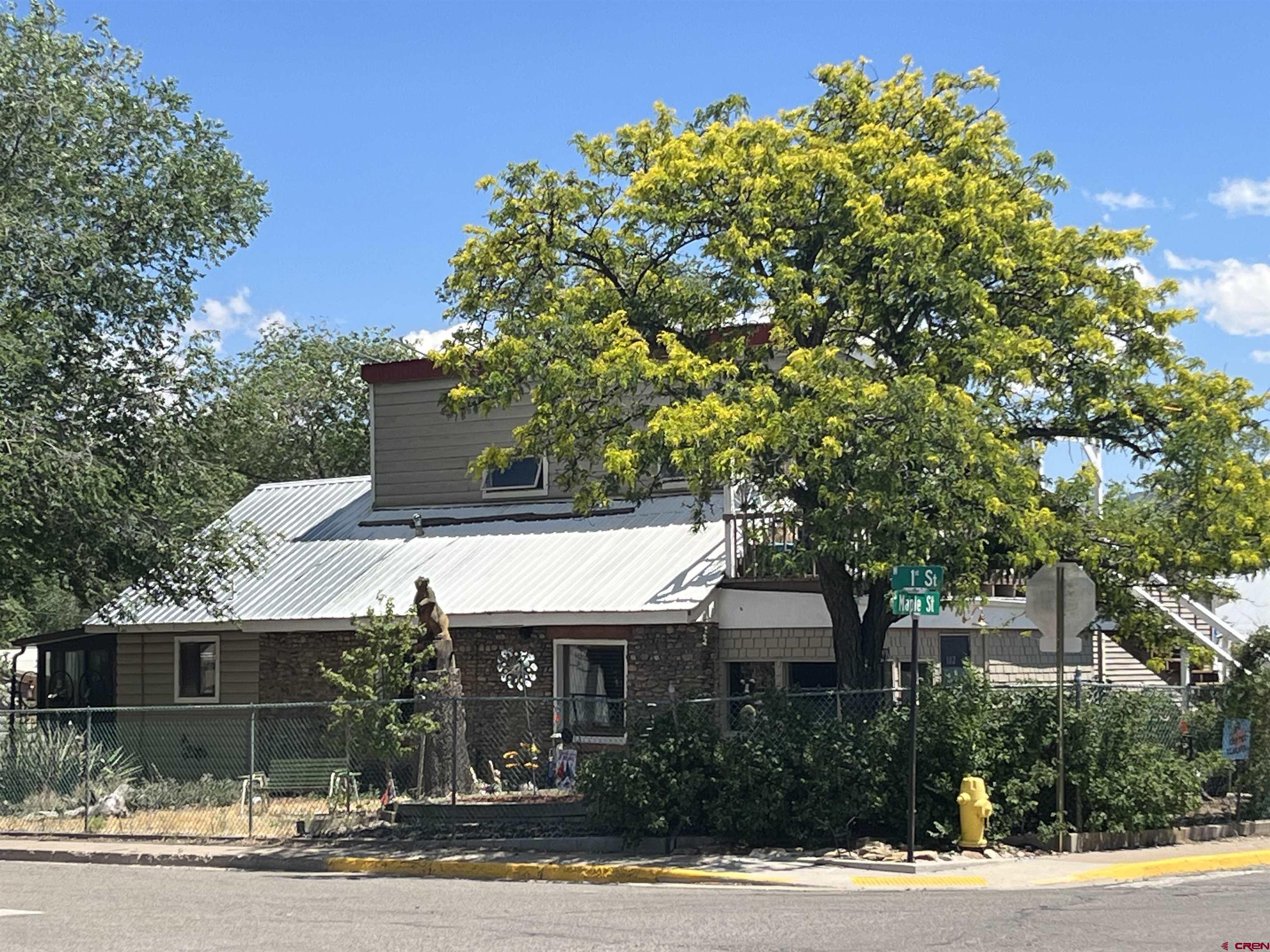102 South Maple St  
