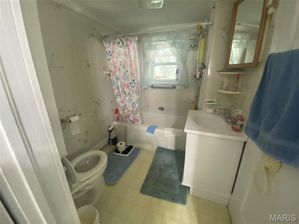 638 East Ford Avenue Witt, IL 62094 - Photo 17 of 19