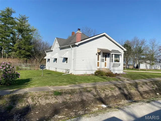 $73,500 | 638 East Ford Avenue, Witt, IL 62094