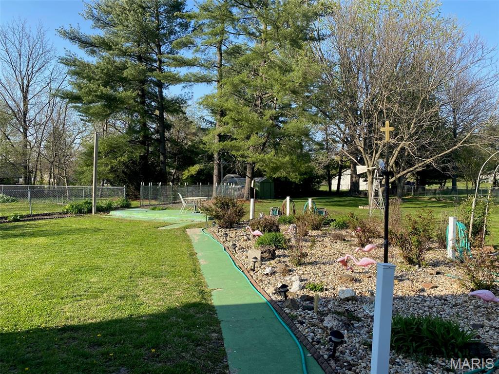 638 East Ford Avenue Witt, IL 62094 - Photo 7 of 19