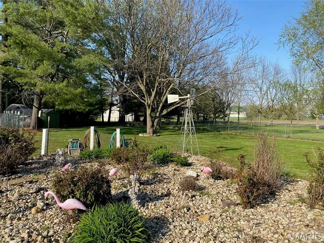 $73,500 | 638 East Ford Avenue, Witt, IL 62094