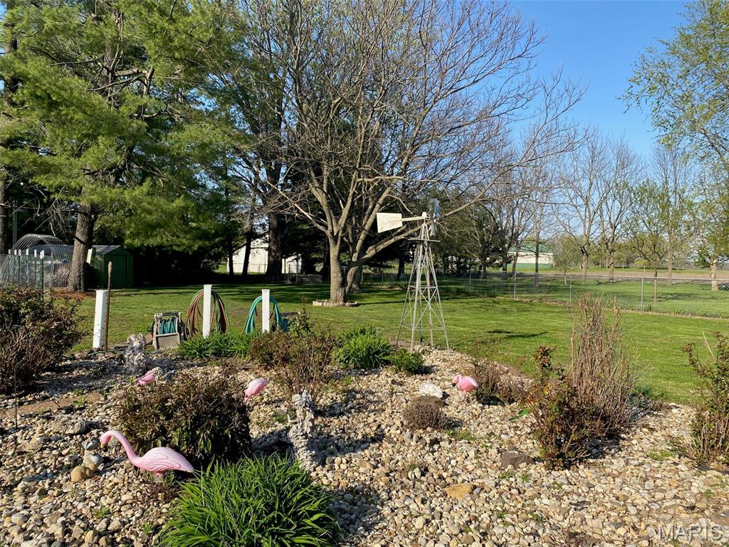 638 East Ford Avenue Witt, IL 62094 - Photo 8 of 19