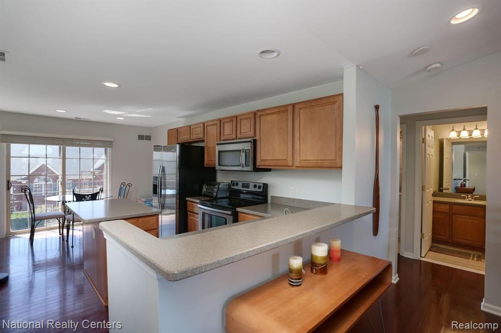1444 Devon Lane Troy, MI 48084 - Photo 8 of 25