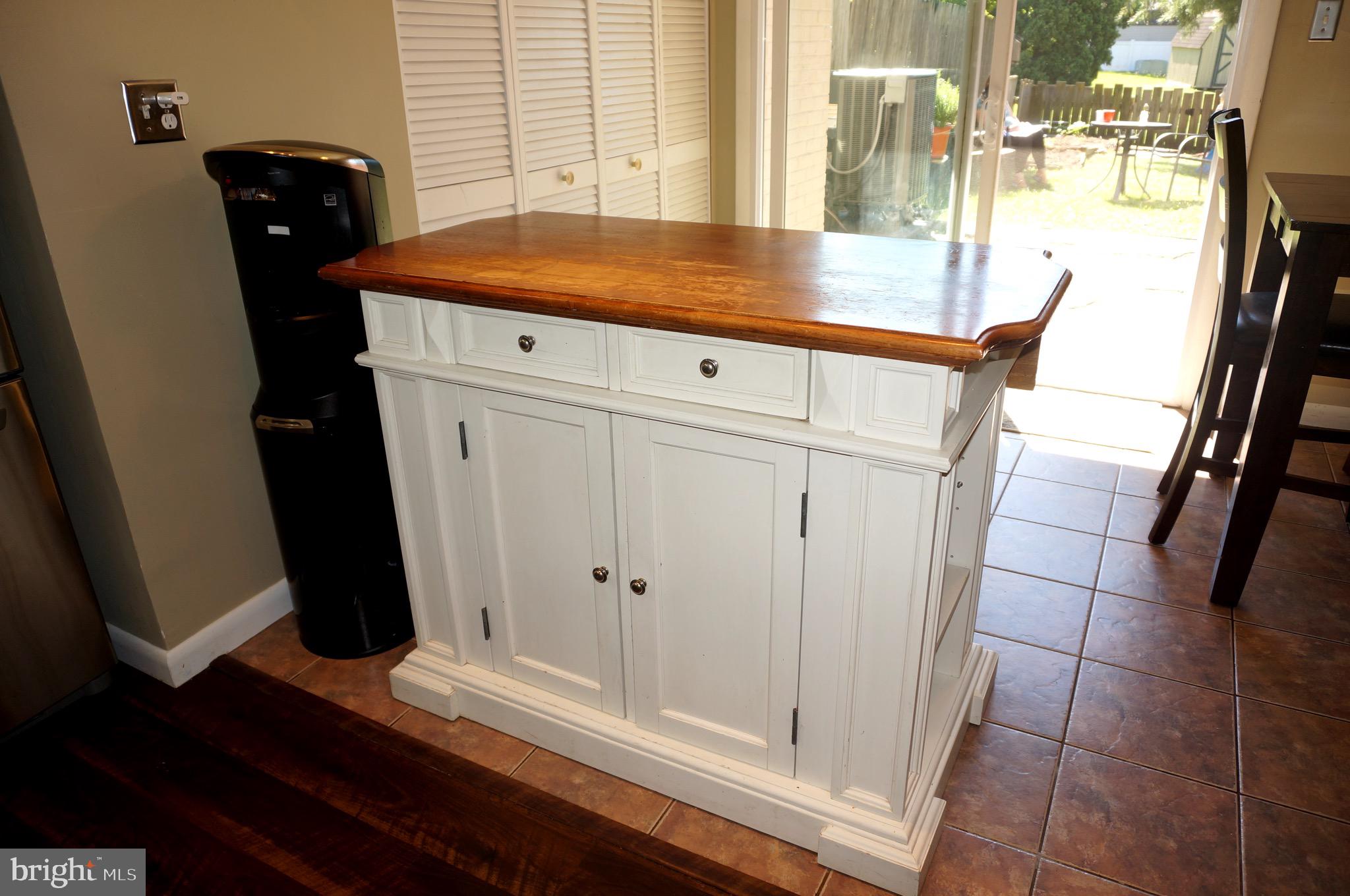 530 Mountain View Road Middletown, PA 17057 - Photo 12 of 39 Portable Island w/ Folding Breakfast Bar Included