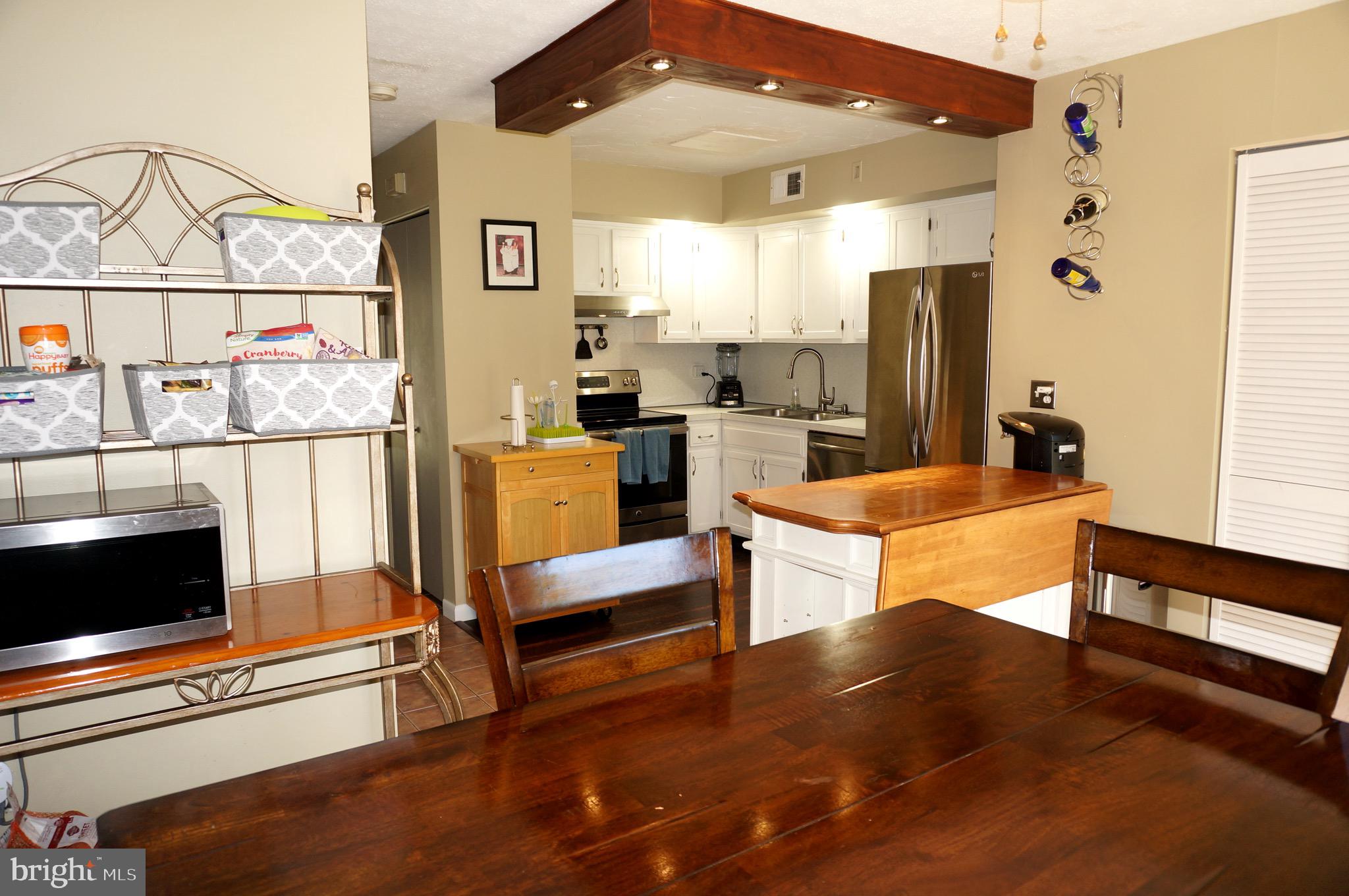 530 Mountain View Road Middletown, PA 17057 - Photo 15 of 39 Dining Room to Kitchen with Recessed Lighting
